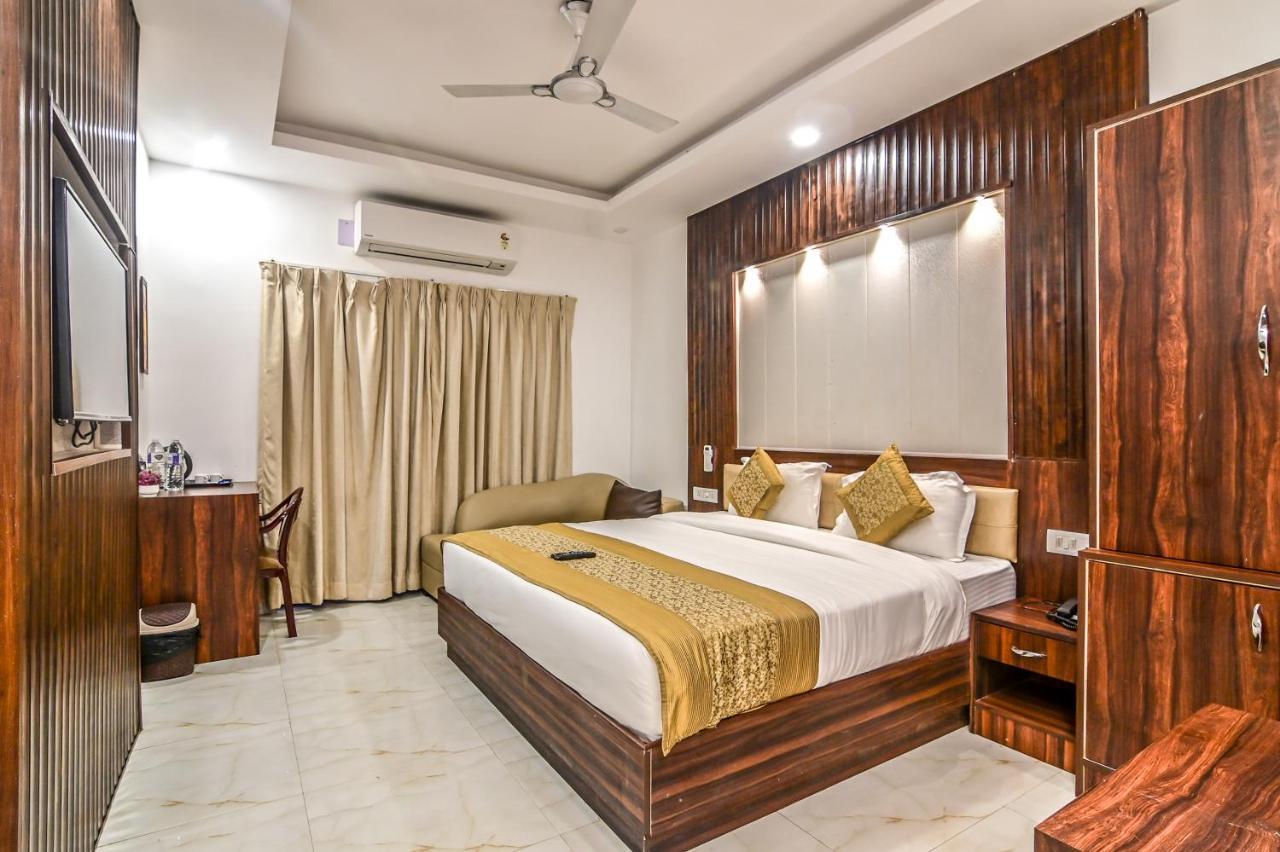 De Falcon Goa Beach Resort Candolim Eksteriør bilde