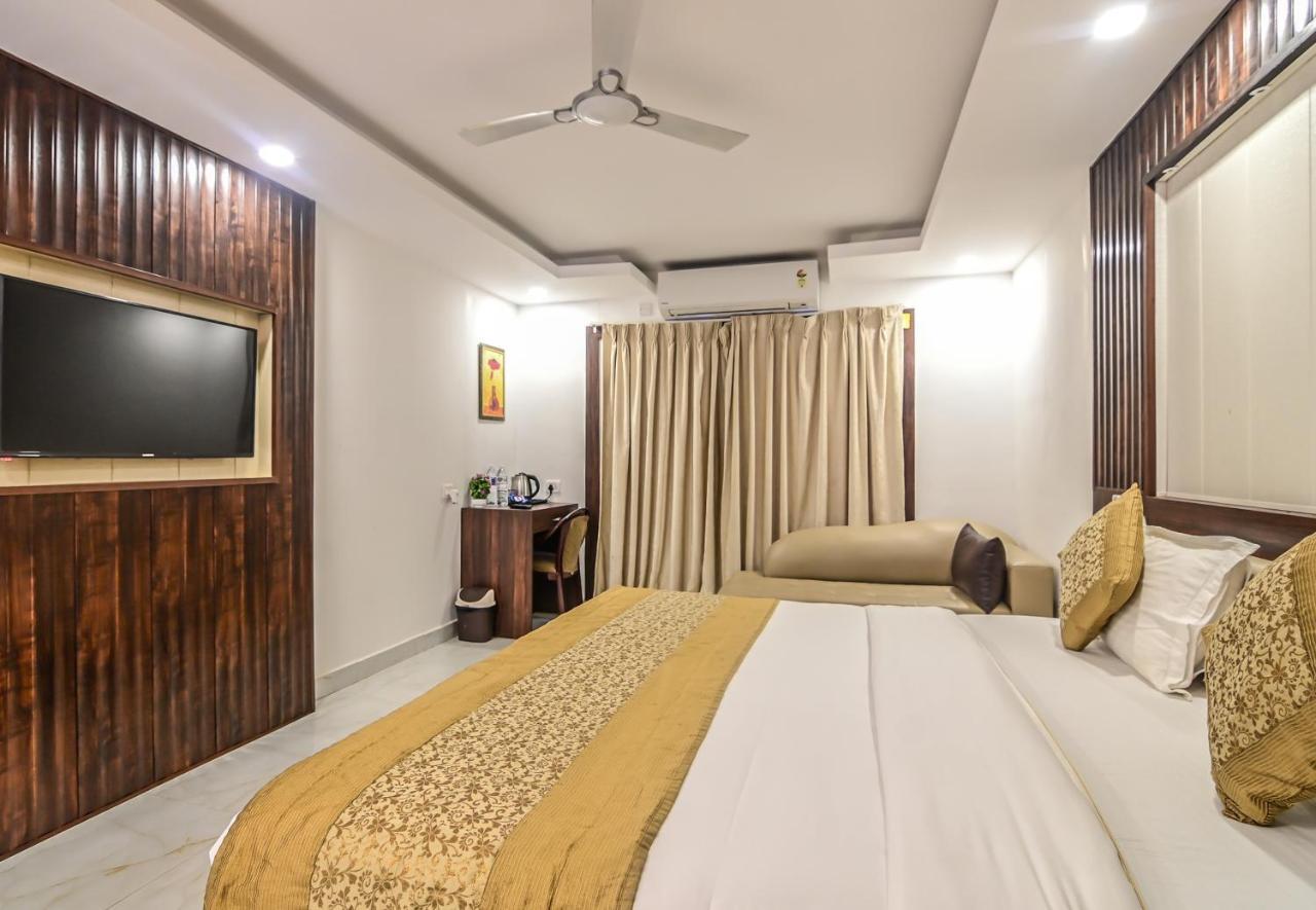 De Falcon Goa Beach Resort Candolim Eksteriør bilde