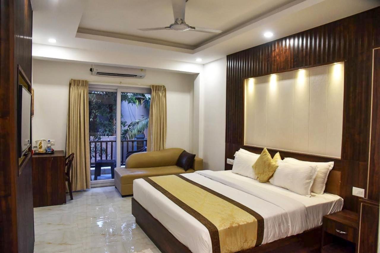De Falcon Goa Beach Resort Candolim Eksteriør bilde