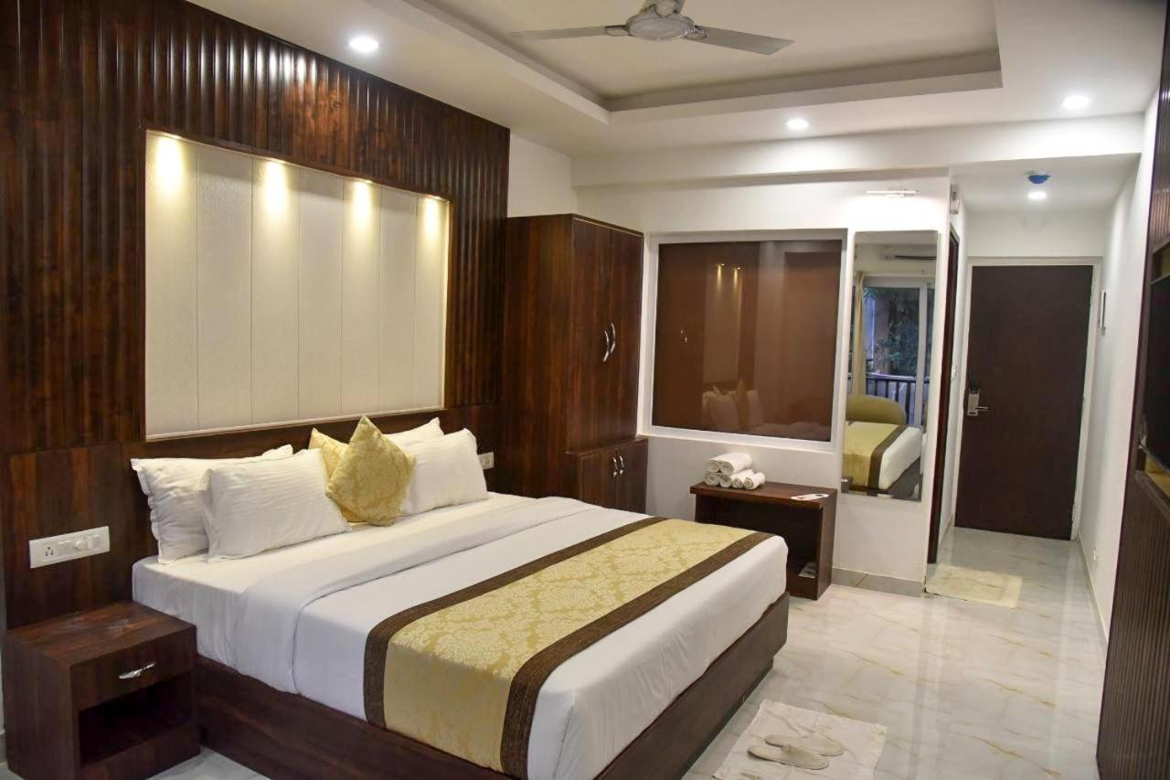 De Falcon Goa Beach Resort Candolim Eksteriør bilde