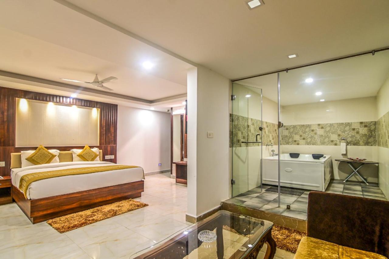 De Falcon Goa Beach Resort Candolim Eksteriør bilde